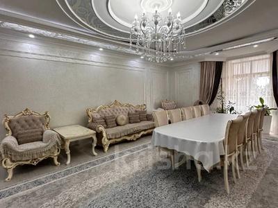 5-комнатная квартира · 196 м² · 1/5 этаж, Ботаническая 12/12 за 98 млн 〒 в Караганде, Казыбек би р-н