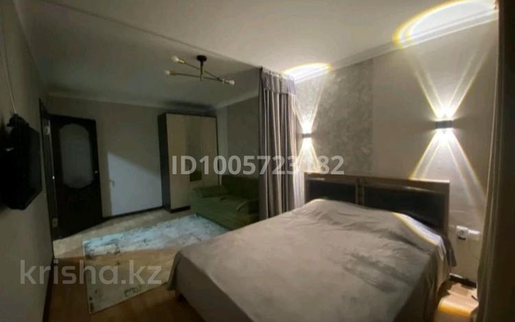 2-бөлмелі пәтер · 64 м² · 2/5 қабат, Абая 160, бағасы: 8 000 ₸ в Таразе — фото 2
