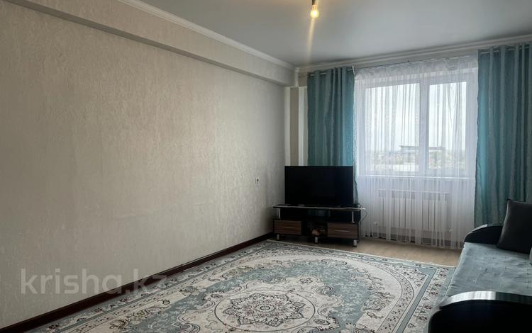 1-комнатная квартира, 60 м², 6/10 этаж, Байгазиева за 23 млн 〒 в Каскелене — фото 2