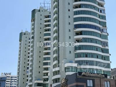 3-комнатная квартира · 186.4 м² · 3/17 этаж, мкр Самал-3, Самал 3 25 за 950 000 ₸ в Алматы, Медеуский р-н