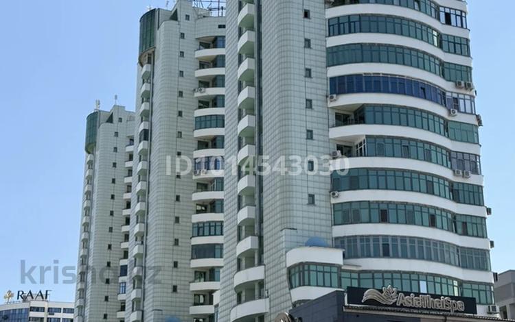 3-комнатная квартира · 186.4 м² · 3/17 этаж, мкр Самал-3, Самал 3 25 за 950 000 ₸ в Алматы, Медеуский р-н — фото 2