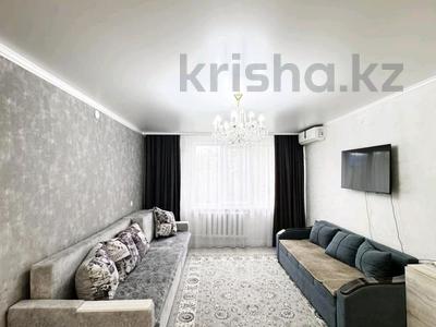 3-комнатная квартира · 70 м² · 3/10 этаж, Казахстан 64 — Пермитина, Золотой Центр, Набережная за 35 000 ₸ в Усть-Каменогорске