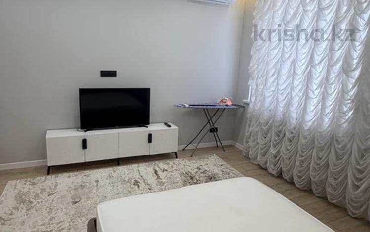 1-комнатная квартира · 46.7 м² · 3 этаж, Кабанбай батыра 64 — Рыскулова за 300 000 ₸ в Астане, Есильский р-н — фото 2