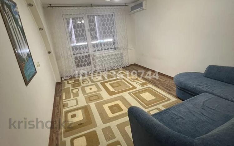 3-бөлмелі пәтер · 69 м² · 1/9 қабат, 5 микр 22 дом, бағасы: 180 000 ₸ в Аксае — фото 2
