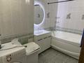 3-бөлмелі пәтер · 115 м² · 3/9 қабат, Кулманова 107 — Площадь Исатая-Махамбета, бағасы: 300 000 ₸ в Атырау — фото 8