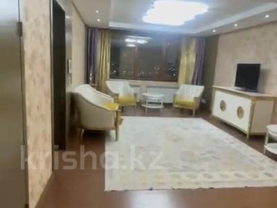 4-комнатная квартира · 200 м² · 8/18 этаж, Ахмет Байтурсынулы 5 за 800 000 ₸ в Астане, Сарайшык р-н