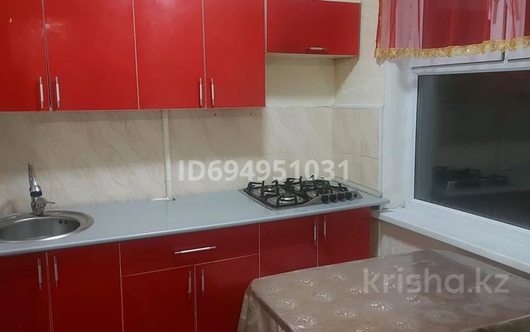 2-бөлмелі пәтер · 45 м² · 3/5 қабат, Мкрн. Мынбулак 15 — Рынок Жибек Жолы, бағасы: 110 000 ₸ в Таразе — фото 2