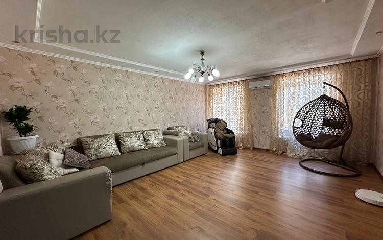 4-комнатная квартира · 104.5 м² · 2/5 этаж, мкр Новый Город, Абдирова 49 — Нуркена Абдирова 49 за 42.5 млн ₸ в Караганде, Казыбек би р-н — фото 2