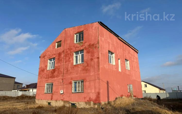 Жеке үй · 8 бөлме · 653.4 м² · 10 сот., мкр Кунгей , Мкр.Кунгей, Жусупбек Алтайбаева 47, бағасы: 33.5 млн 〒 в Караганде, Казыбек би р-н — фото 4