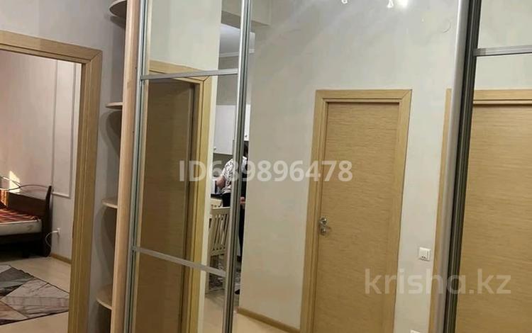 2-комнатная квартира · 59 м² · 8/18 этаж, Туркестан 2 за 280 000 ₸ в Астане, Есильский р-н — фото 2
