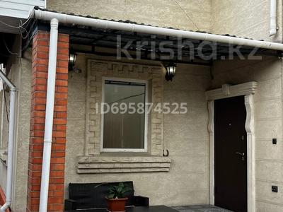 Дом · 9 комнат · 350 м², Мустафы Шокая 1/1 за 80 000 〒 в Алматы, Медеуский р-н