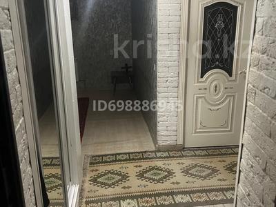 Аренда квартир в Шымкенте: 4-комнатная квартира · 90 м² · 3/5 этаж · помесячно, Туркестанская — Кунаева-Туркестанская за 300 000 〒 4-комнатная квартира · 90 м² · 3/5 этаж · помесячно, Туркестанская — Кунаева-Туркестанская за 300 000 〒 в Шымкенте, Аль-Фарабийский р-н