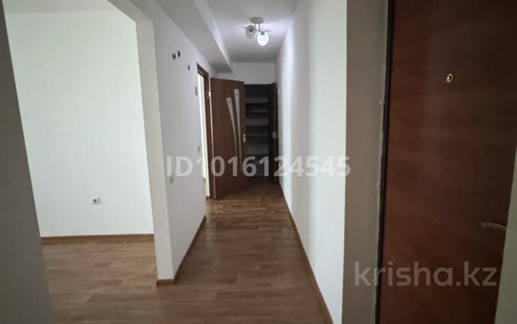 2-комнатная квартира · 58 м² · 1/5 этаж, мкр Байтерек 18 — Напротив корзинки рядом магазин Tabanan за 100 000 ₸ в Таразе — фото 2
