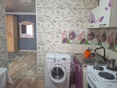 1-комнатная квартира · 37 м² · 1/5 этаж, Майкудук, 12й микрорайон 6 за 10 000 〒 в Караганде, Алихана Бокейханова р-н