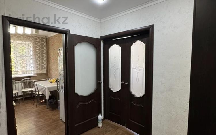 5-бөлмелі пәтер · 84 м² · 5/5 қабат, кердери 137, бағасы: 22.5 млн ₸ в Уральске, мкр Школьник — фото 2