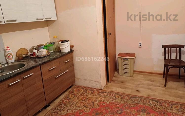 3-комнатная квартира · 64 м² · 1/3 этаж, Сатпаева 9 — Напротив магазин Ақниет за 9.5 млн 〒 в Семее — фото 2