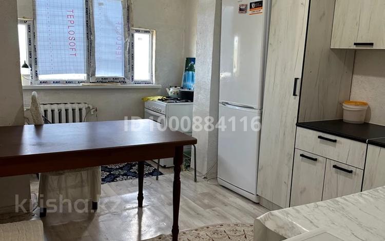 2-комнатная квартира · 52 м² · 5/5 этаж, 5микрорайон 8 за 80 000 〒 в Кульсары — фото 2