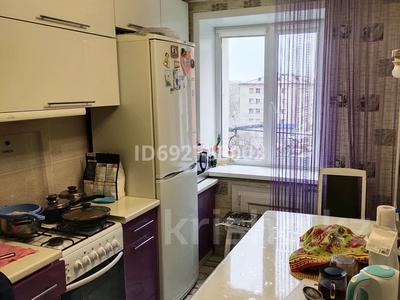 3-бөлмелі пәтер, 59 м², 5/6 қабат, Валиханова 32, бағасы: 21 млн 〒 в Петропавловске