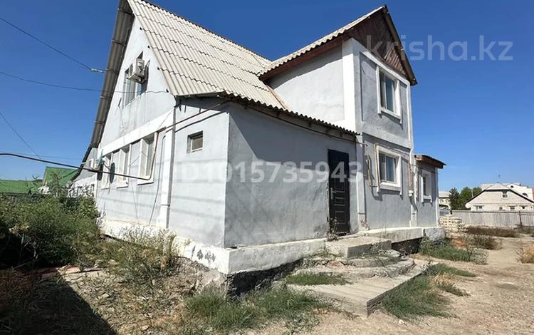 Отдельный дом · 4 комнаты · 109 м² · 10 сот., мкр Атырау, Бекарыс 25 за 22 млн ₸ — фото 2