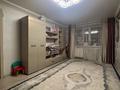 3-комнатная квартира · 63 м² · 1/5 этаж, 14-й микрорайон 22 за 13.8 млн ₸ в Караганде