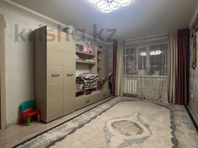 3-комнатная квартира · 63 м² · 1/5 этаж, 14-й микрорайон 22 за 13.8 млн ₸ в Караганде
