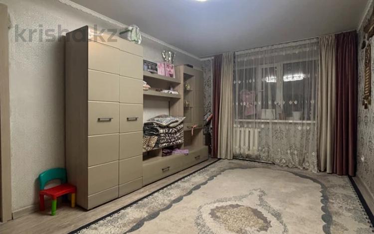 3-комнатная квартира · 63 м² · 1/5 этаж, 14-й микрорайон 22 за 13.8 млн ₸ в Караганде — фото 2
