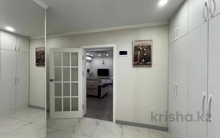 4-бөлмелі пәтер · 102 м² · 10/10 қабат, мкр Юго-Восток 33/1 — Пр. Строителей / пр. Шахтеров, бағасы: 51 млн ₸ в Караганде, Казыбек би р-н — фото 5