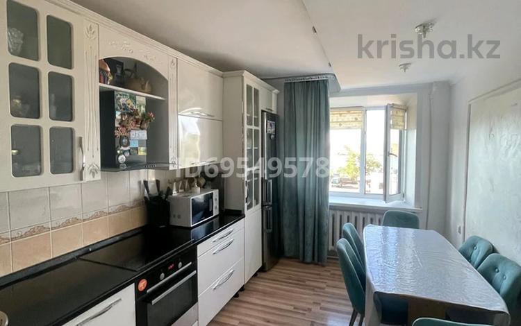 5-комнатная квартира · 98.3 м² · 3/5 этаж, Есенберлина 47 за 40 млн ₸ в Жезказгане — фото 2