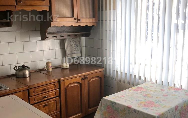 1-комнатная квартира · 35 м² · 2/5 этаж, Валиханова 124 за 280 000 ₸ в Алматы, Медеуский р-н — фото 5
