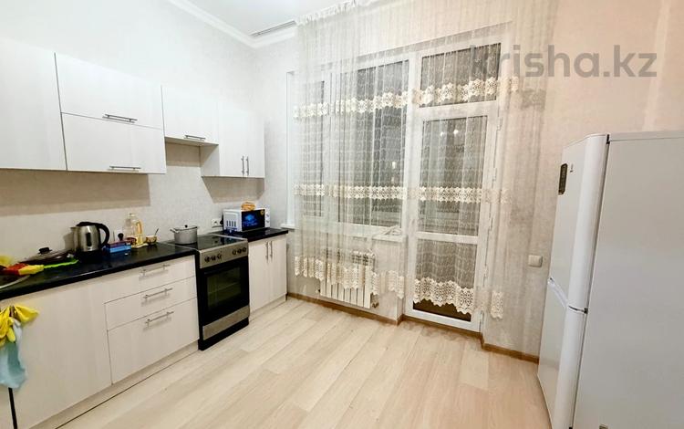 1-бөлмелі пәтер · 40 м² · 11/13 қабат, Абикен Бектуров — Потолки 3м, бағасы: ~ 23.5 млн ₸ в Астане, Есильский р-н — фото 2