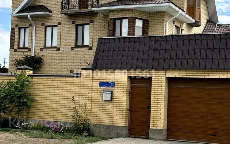Отдельный дом · 11 комнат · 350 м² · 10 сот., мкр Мунайшы — Огородная за 1.7 млн ₸ в Атырау — фото 2