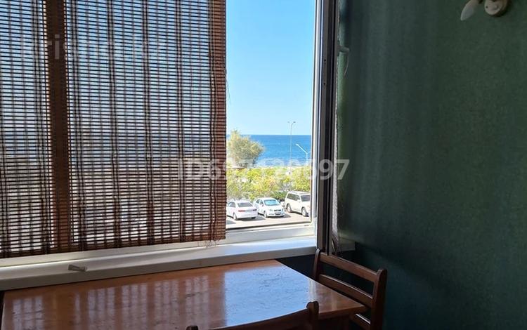 3-комнатная квартира · 76 м² · 2/5 этаж, 14-й мкр 19 за 25 000 ₸ в Актау — фото 2