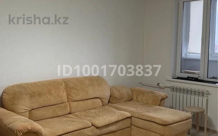 1-комнатная квартира · 38 м² · 9/9 этаж, 4 микрорайон 9 дом — Карчаганак за 110 000 〒 в Аксае — фото 2