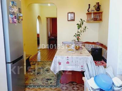 2 комнаты · 60 м² · 5/5 этаж, Сатпаева 10 за 35 000 ₸ в 