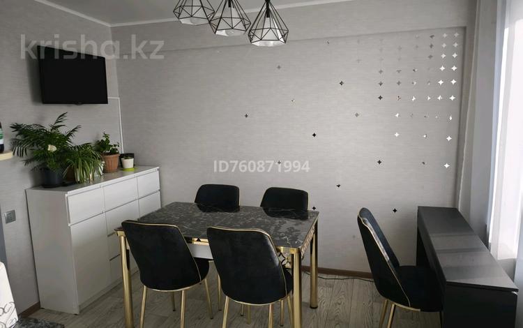 3-комнатная квартира · 60 м² · 5/5 этаж, Добролюбова 43 — ДКМ, бульвар Гагарина, магазин Рахат за 21 млн 〒 в Усть-Каменогорске, Ульбинский — фото 2