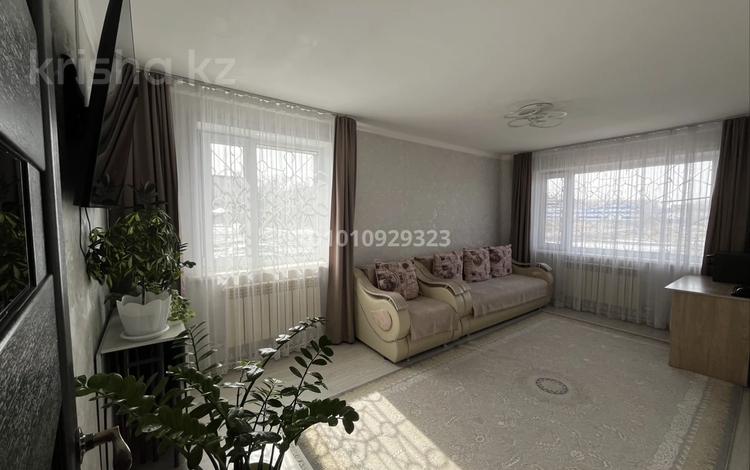 2-комнатная квартира · 42 м² · 1/5 этаж, Майкудук, 12й микрорайон 38 за 11.5 млн 〒 в Караганде, Алихана Бокейханова р-н — фото 2