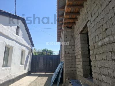 Жеке үй · 4 бөлме · 140 м² · 6 жүзд., М. Толебаев 91, бағасы: 23 млн ₸ в Туркестане