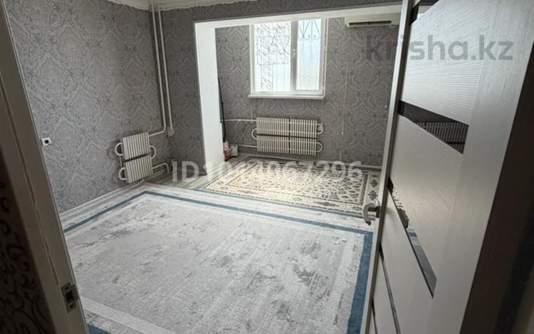 1-бөлмелі пәтер · 38 м² · 1/5 қабат, 28А-ш/а. 8 — Квартира расположена в удобном районе. Рядом находятся школа и детский сад. В шаговой доступности есть Ot Doner, продуктовые магазины, аптеки и другие необходимые объекты инфраструктуры. Отличное расположение для комфортного проживания., бағасы: 8.5 млн ₸ в Актау, 28А мкр — фото 2