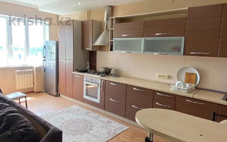 3-комнатная квартира · 100 м² · 4/9 этаж, мкр. Алтын орда, Алии Молдагулова за 27.5 млн ₸ в Актобе — фото 16