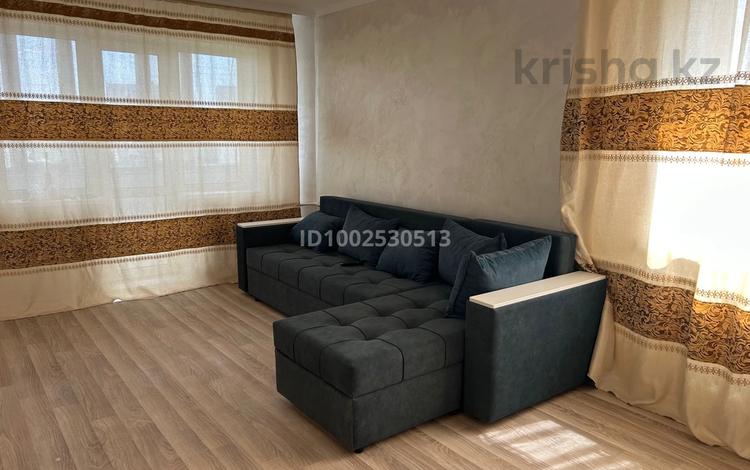 2-комнатная квартира · 50 м² · 5/5 этаж, 410 квартал 8 за 200 000 ₸ в Семее — фото 5