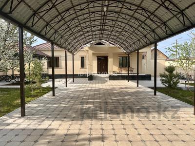 Отдельный дом · 5 комнат · 200 м² · 10 сот., мкр Нуртас, Аксауыт 173 — ул. Хан Танири, ул. Аксауыт за 92 млн 〒 в Шымкенте, Каратауский р-н