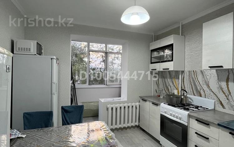 2-комнатная квартира · 56 м² · 4/5 этаж, мкр 11 89 за 20.5 млн 〒 в Актобе — фото 2