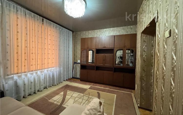 2-комнатная квартира · 58 м² · 1/3 этаж, ул. Абая за 8 млн ₸ в Темиртау — фото 2