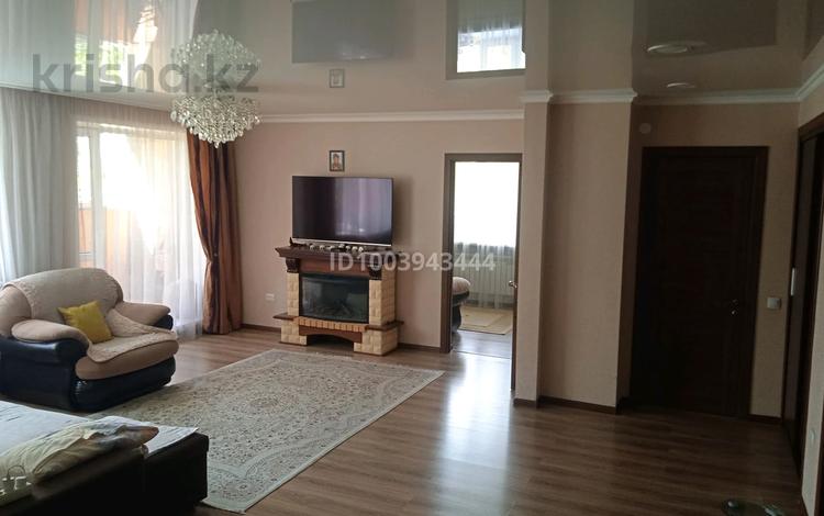 2-комнатная квартира · 64 м² · 3/3 этаж, мкр Михайловка , Михайловка Баженова 164/1 — Обл гаи за 25.5 млн ₸ в Караганде, Казыбек би р-н — фото 2