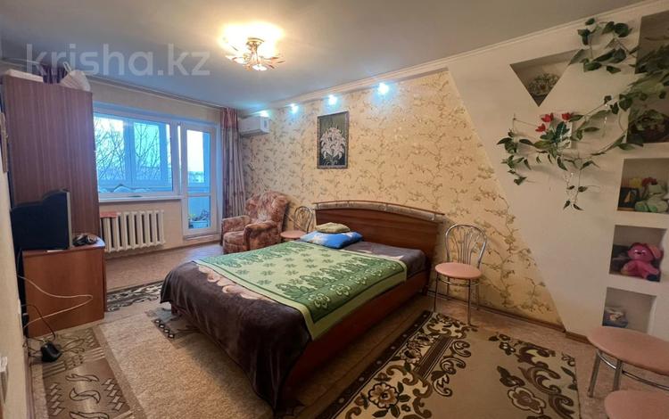 3-комнатная квартира · 62 м² · 4/5 этаж, 9-й Микрорайон 2