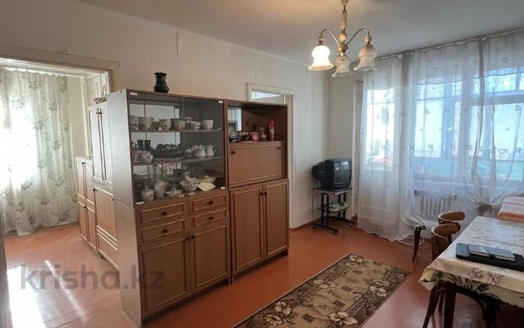 3-комнатная квартира · 48.1 м² · 2/5 этаж, мкр 5, абулхаир хана за 12.5 млн ₸ в Актобе — фото 3