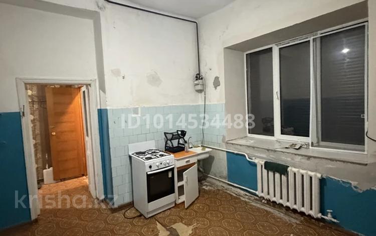 2-комнатная квартира · 55 м² · 1/3 этаж, мкр Новый Город, Абая 4 — Бухар Жырау -Абая (Ленина) за 130 000 ₸ в Караганде, Казыбек би р-н — фото 2