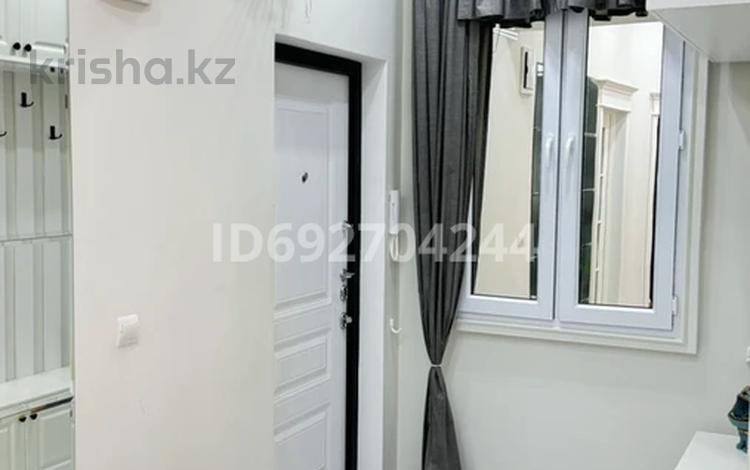 3-бөлмелі пәтер, 100 м², 8/8 қабат, 33-й мкр 3, бағасы: 50 млн 〒 в Актау, 33-й мкр — фото 2