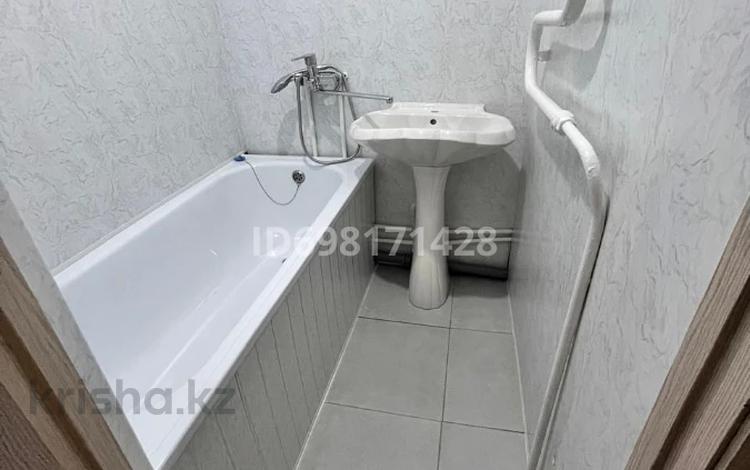 2-комнатная квартира · 45 м² · 2/5 этаж, 4 микрорайон 7 дом за 10.5 млн ₸ в Лисаковске — фото 28