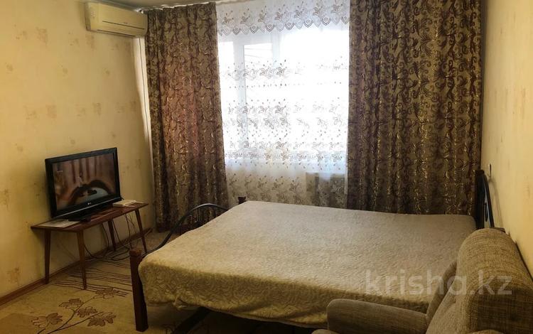 2-комнатная квартира, 45 м², 1/9 этаж посуточно, Академика Чокина за 10 000 〒 в Павлодаре — фото 7